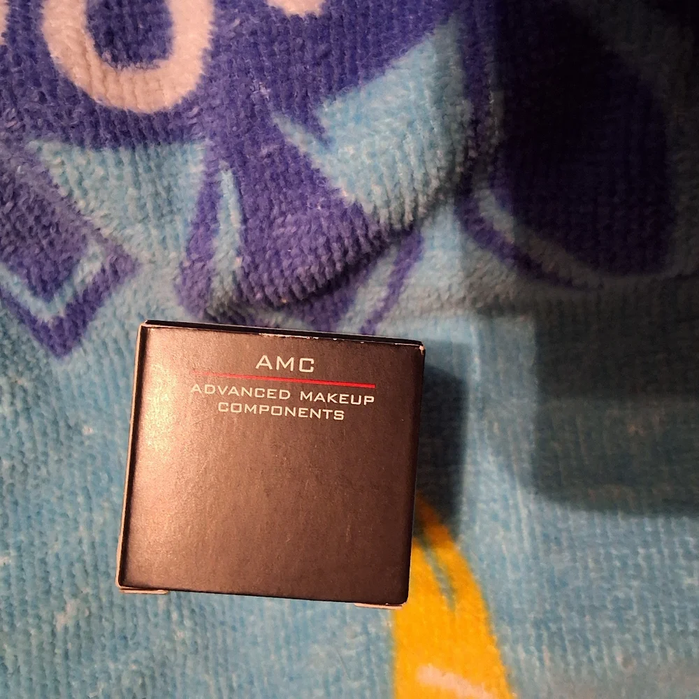 NWOT INGLOT AMC LIP PANT ROUGE #51